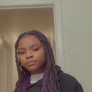 Meet your Posher, Mia